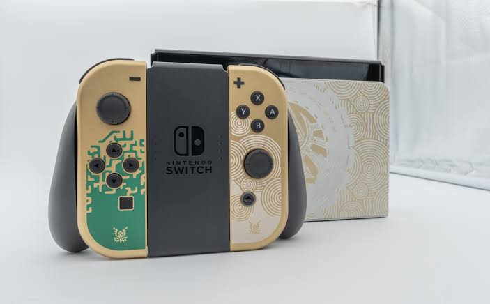 نینتندو سوییچ مدل اولد طرح باندل زلدا Zelda Edition کپی خور همراه با رم ۱۲۸ گیگ فول گیمکارکرده در حد نو